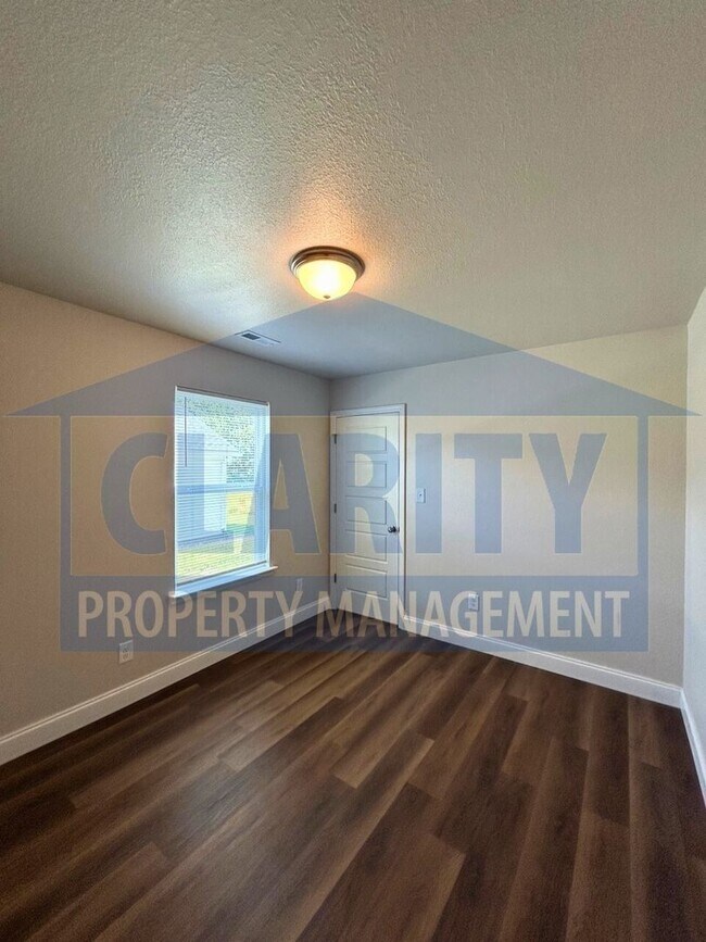 Building Photo - **DECEMBER FREE! APPLY TODAY!**