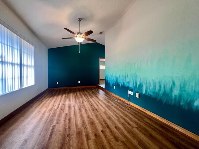 Building Photo - 1156 S Carpenter Ave