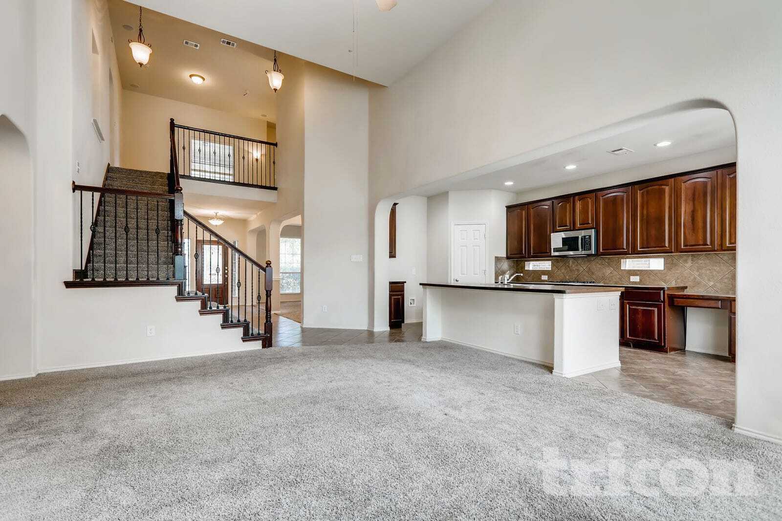 Building Photo - 5805 Paloma Blanca Dr