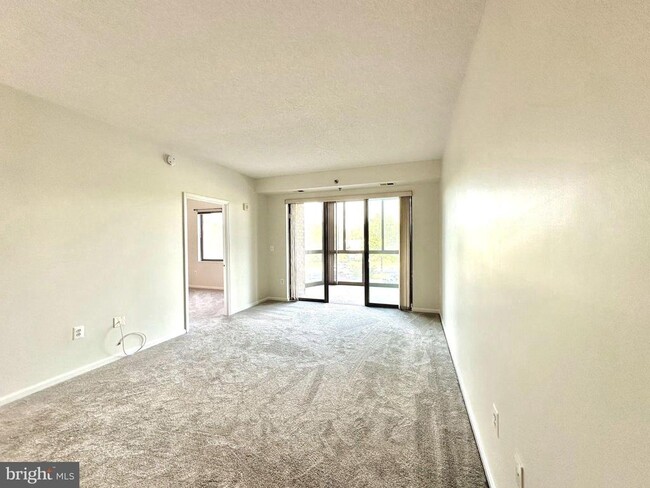 Building Photo - 3210 N Leisure World Blvd