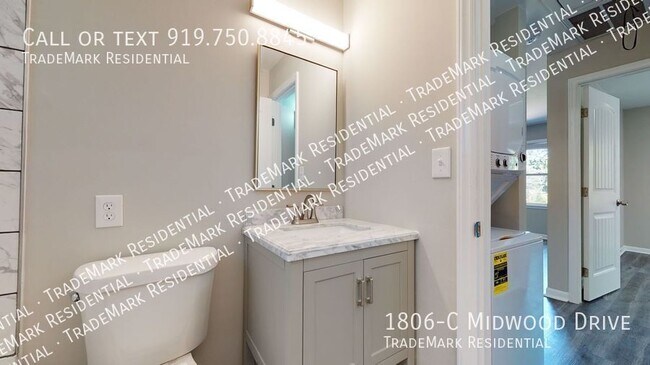 Building Photo - 1806-C Midwood Dr