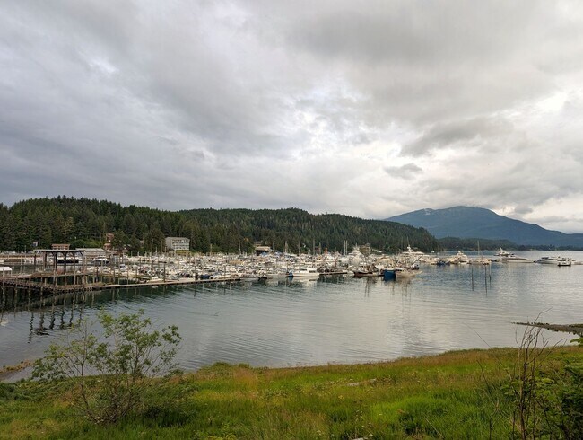 Building Photo - Unfurnished Auke Bay Home, 3BD+Den, 2BA, H...