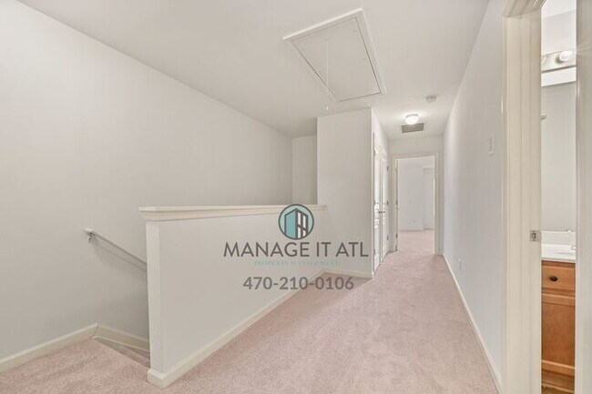 Building Photo - 3 Bedroom Townhome in Alpharetta