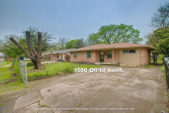 Building Photo - $500 Off Move In Special – First Month