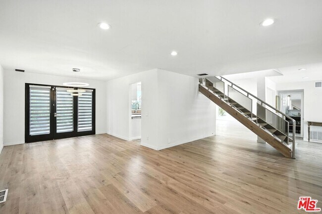 Building Photo - 5128 Llano Dr
