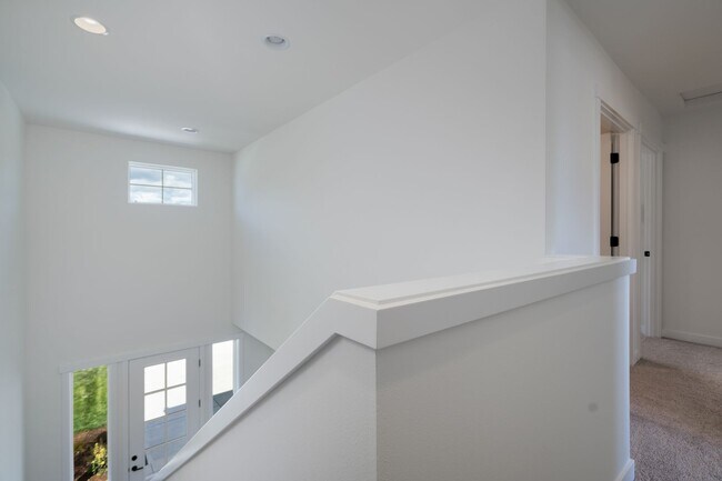 Building Photo - 649B Bucko Ave