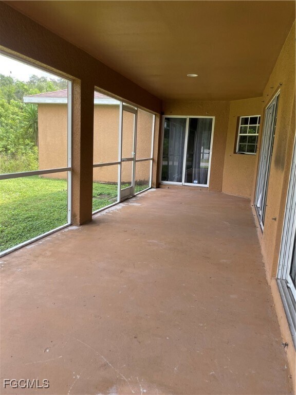 Building Photo - 825 Sunrise Blvd