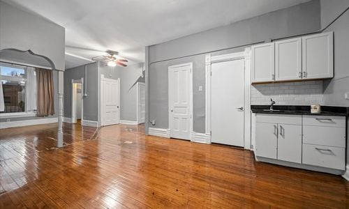 Building Photo - 1711 S Laflin St