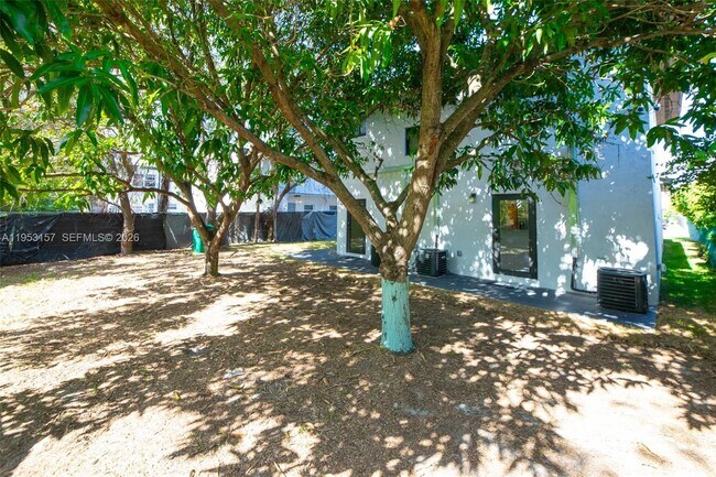 Building Photo - 742 NW 70th St