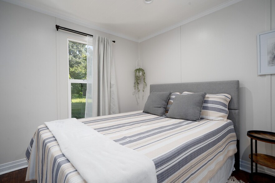 Building Photo - 273 W Carmel Valley Rd