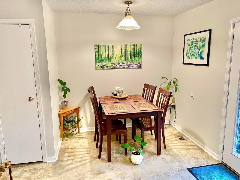 Building Photo - 1988 Elbert Dr