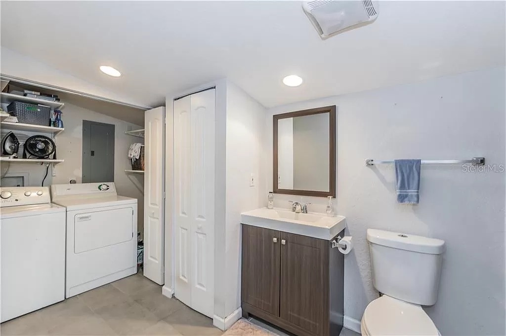 Building Photo - 6317 S Lansdale Cir