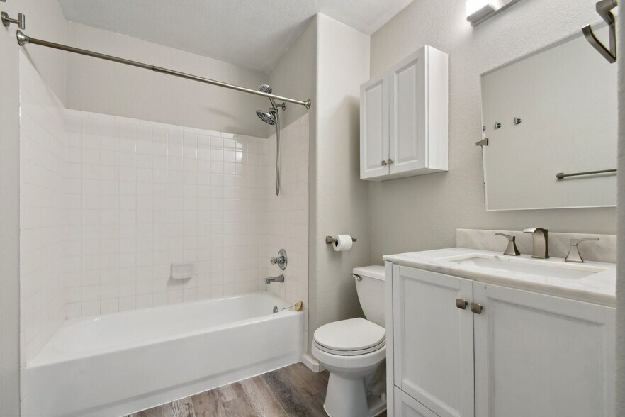 Building Photo - 11040 Claude Ct