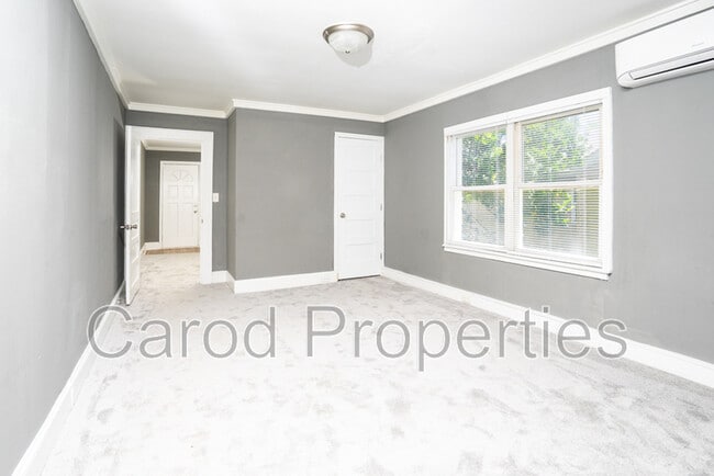 Building Photo - 136 Powder St SW