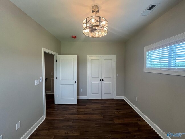 Building Photo - 102 Co Rd 469
