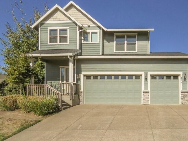 Building Photo - 3 Bedroom Corner lot Coming Soon in Carlton !