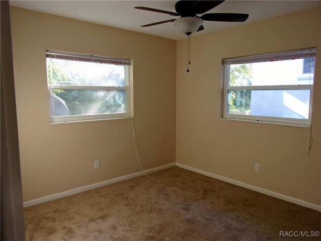 Building Photo - 711 Emery St