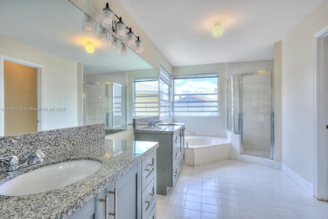 Building Photo - 9965 SW 155th Ct