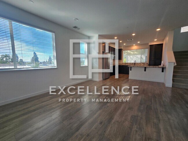 Building Photo - 611 Coco Ct