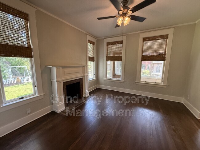 Building Photo - 653 Anderson St