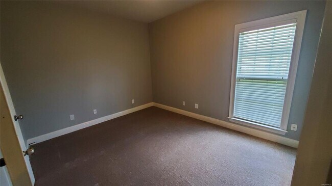 Building Photo - 9765 Helmsley Cir