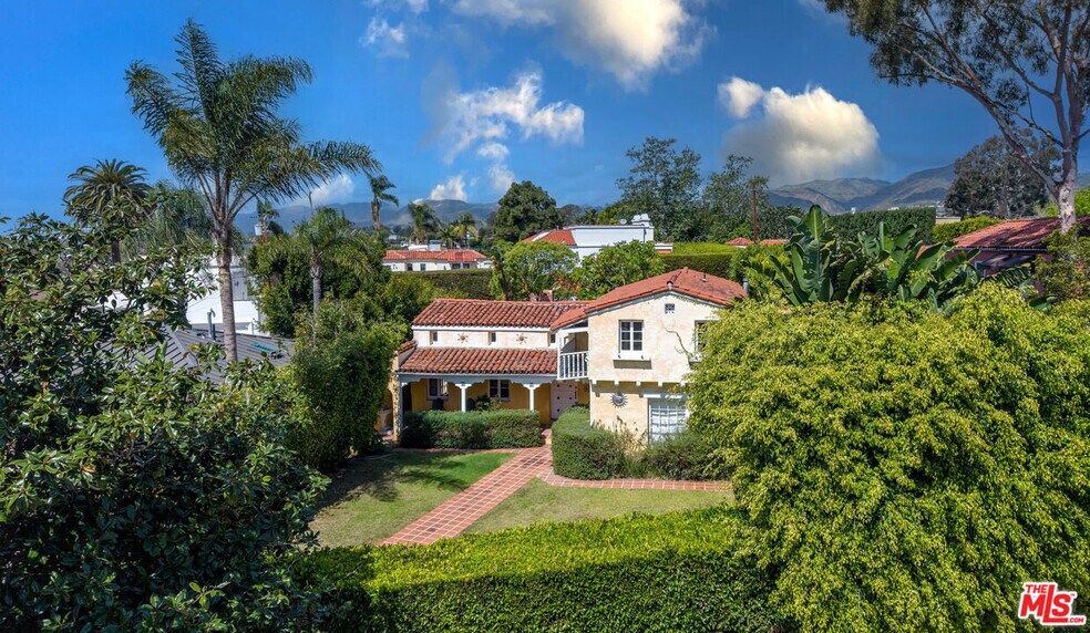 Building Photo - 731 San Vicente Blvd
