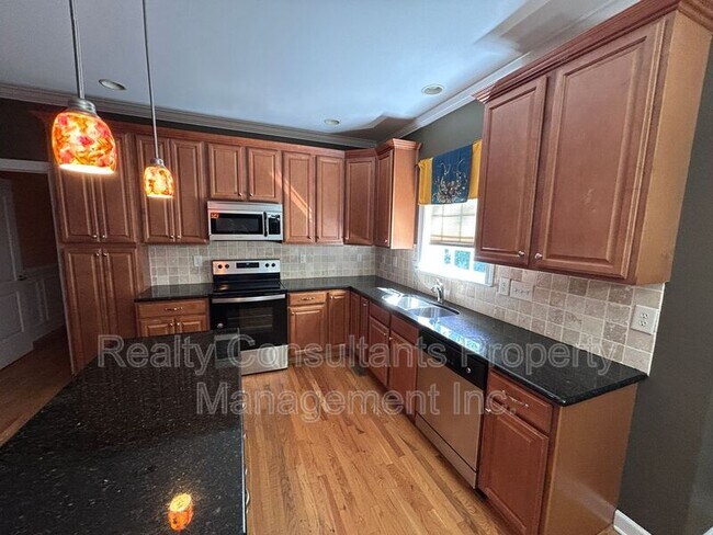 Building Photo - 4540 Pebble Lake Dr