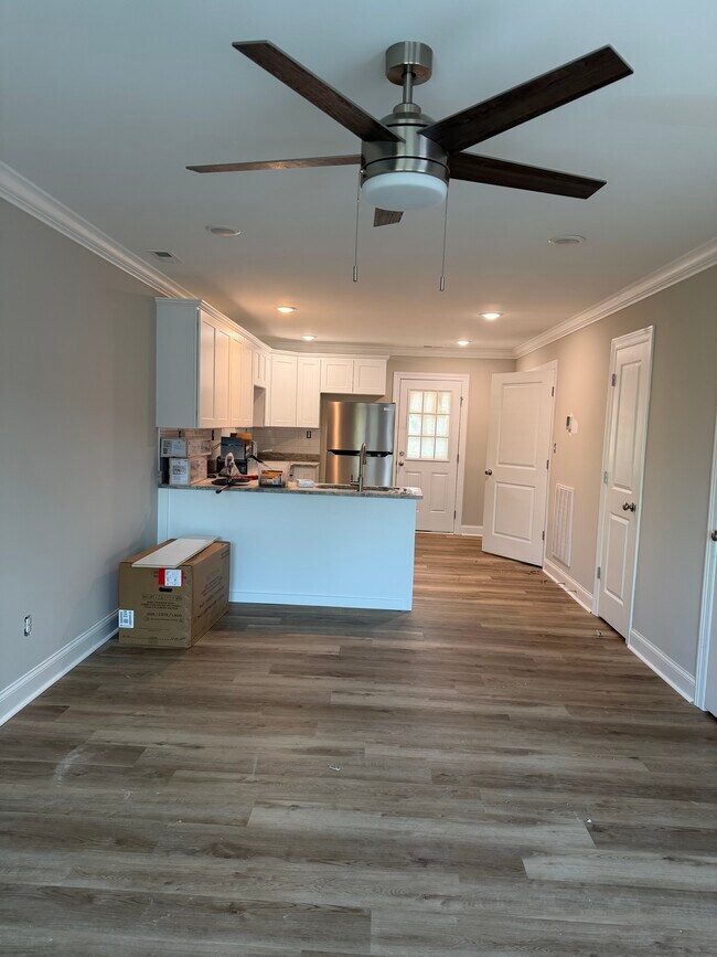 Building Photo - 33 Rawlings Ln