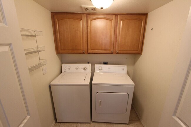 Building Photo - 3-Bedroom Condo in Ponderosa Trails | Backyard + Washer & Dryer