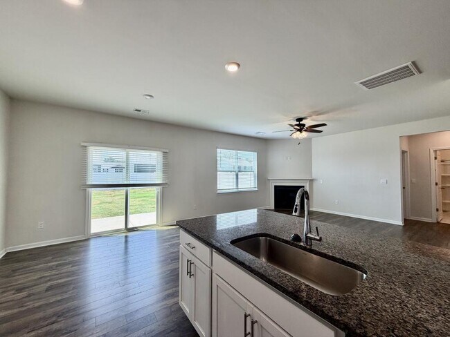 Building Photo - 517 Bonifay Dr