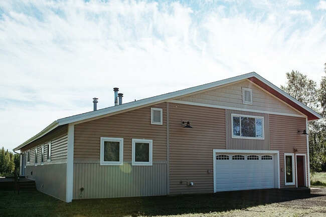 Building Photo - 239 Wilderness Dr