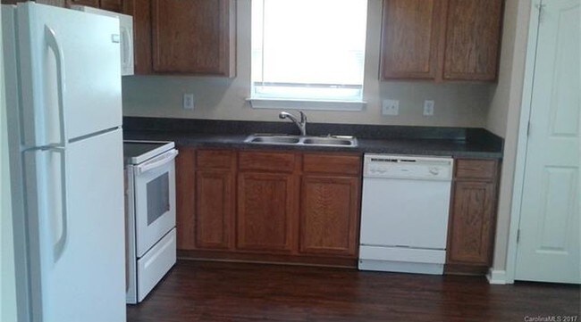 Building Photo - 1138 Stonehenge Ln