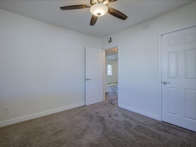 Building Photo - Modern Living!  3 bedroom, 2 Bath!    Mother-in-Law Suite In Back for Rent as well!