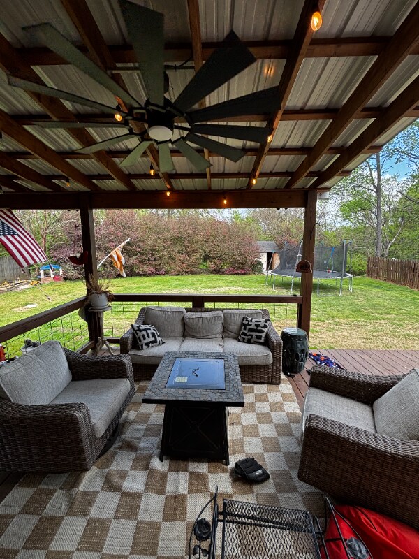 Building Photo - 2440 Waterhaven Dr