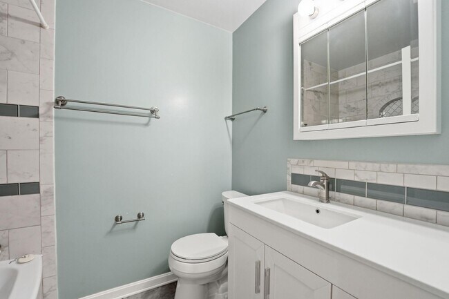 Building Photo - 4804 King Richard Dr