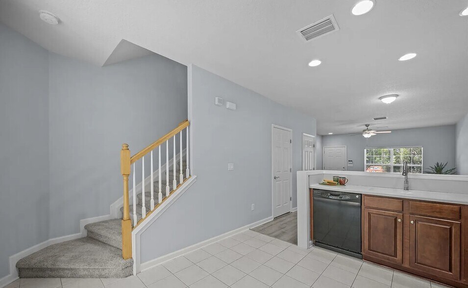 Building Photo - 8077 Summerside Cir