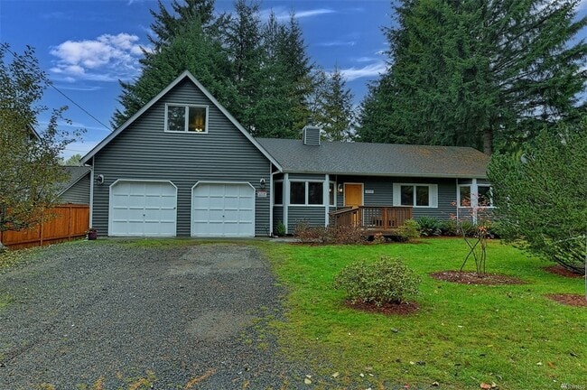 Primary Photo - Versatile 3-Bedroom Silver Lake Home with ...