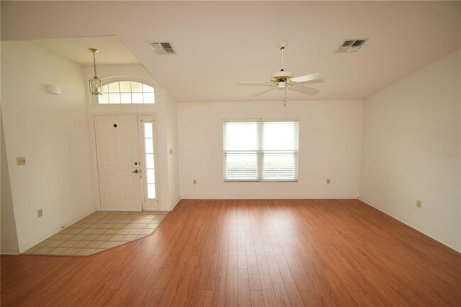 Building Photo - 5955 Chickadee Dr