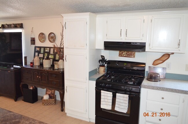 Building Photo - 1105 N Lamesa Rd