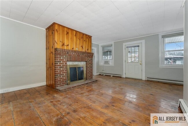 Building Photo - 20 Willow Ave