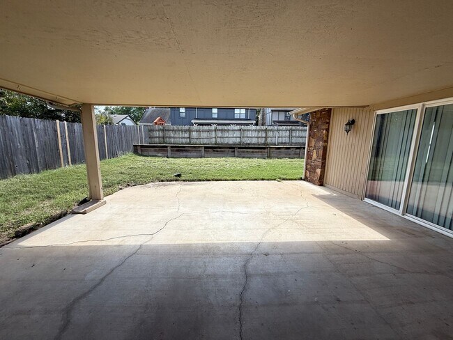Building Photo - 3 Bedroom in Jenks School district!!