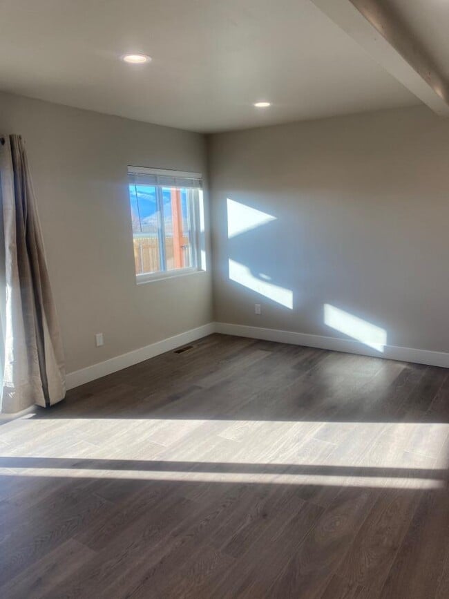 Building Photo - 4431 Deveraux Pl