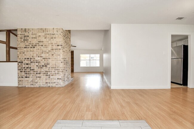 Building Photo - 2514 Trailside Ct