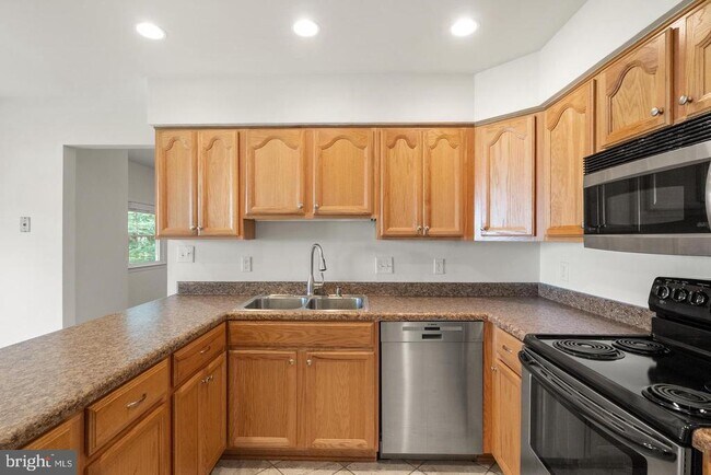 Building Photo - 8902 Huxley Ct