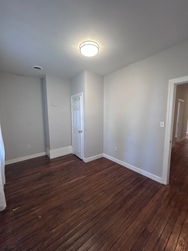 Building Photo - Charming 4-Bedroom Rental in The Fan District