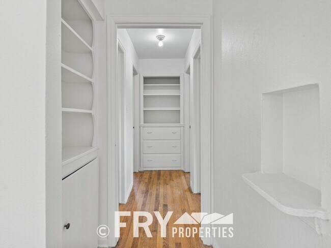 Building Photo - Updated Home near Downtown Denver