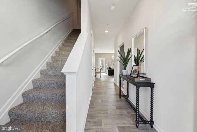 Building Photo - 152 Rae Ct