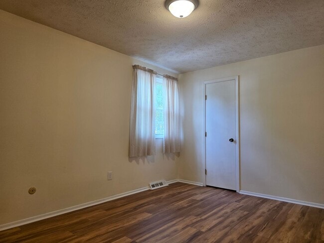 Building Photo - 13622 Oakbrook Dr