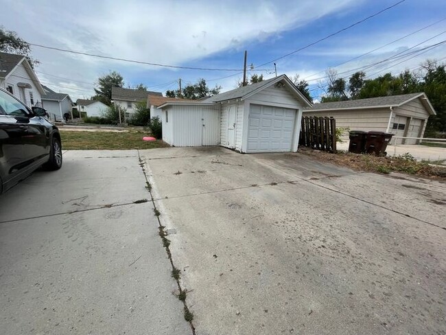 Building Photo - Adorable 2 bed 2 Bath home in Downtown Gre...