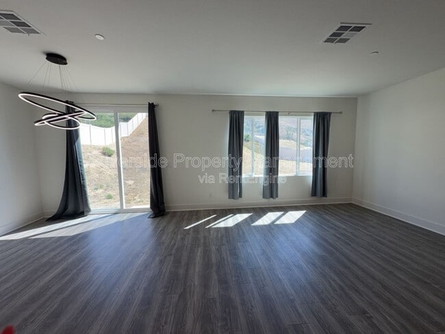 Building Photo - 20947 Spring Mountain Rd